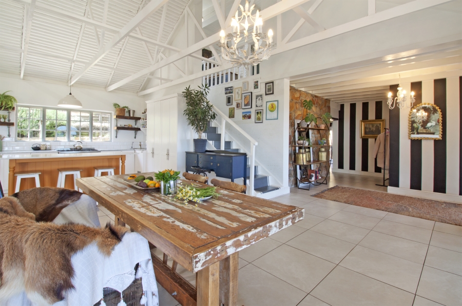 To Let 5 Bedroom Property for Rent in San Michel Western Cape